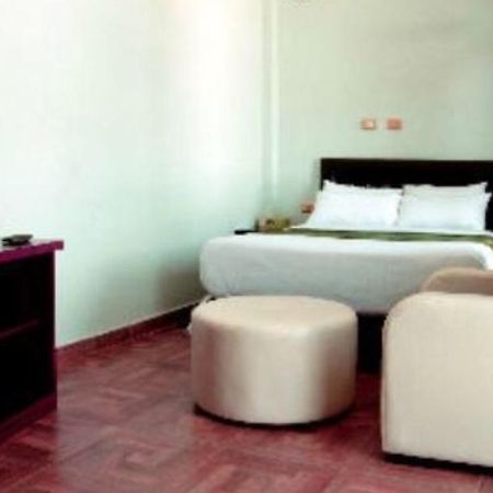 Bow Hotel B&B แอดดิสอาบาบา ภายนอก รูปภาพ